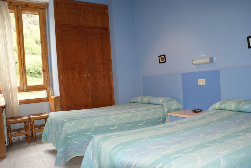 Hostal Los Valles Bielsa Luaran gambar