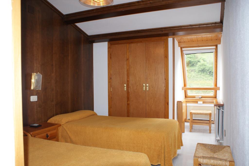 Hostal Los Valles Bielsa Luaran gambar