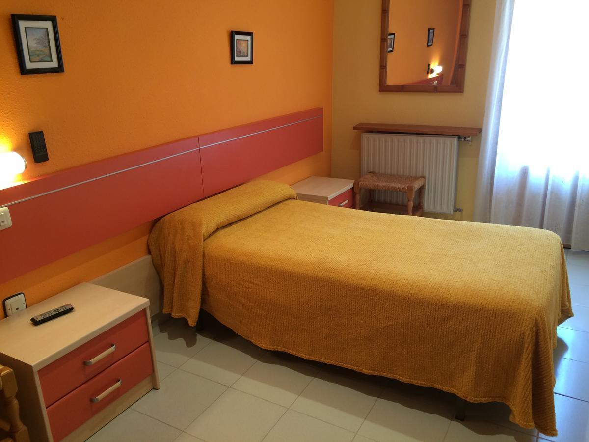 Hostal Los Valles Bielsa Bilik gambar